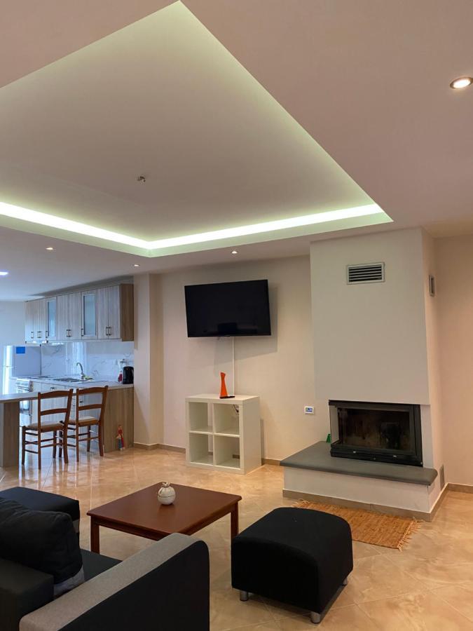 Αρτέμιδα Plus Karpenisi Apartment Buitenkant foto